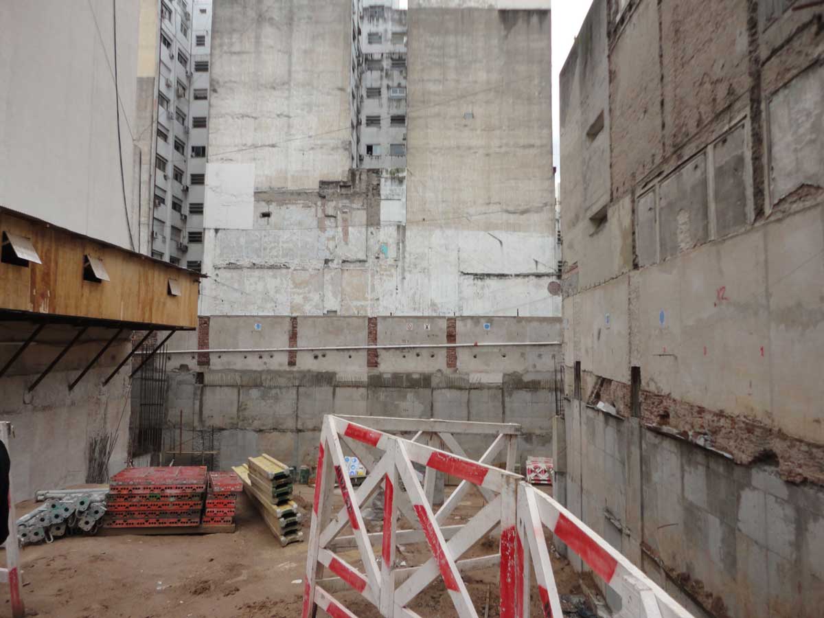 Obras en el edificio de Uruguay 722 inconclusa por problemas burocraticos