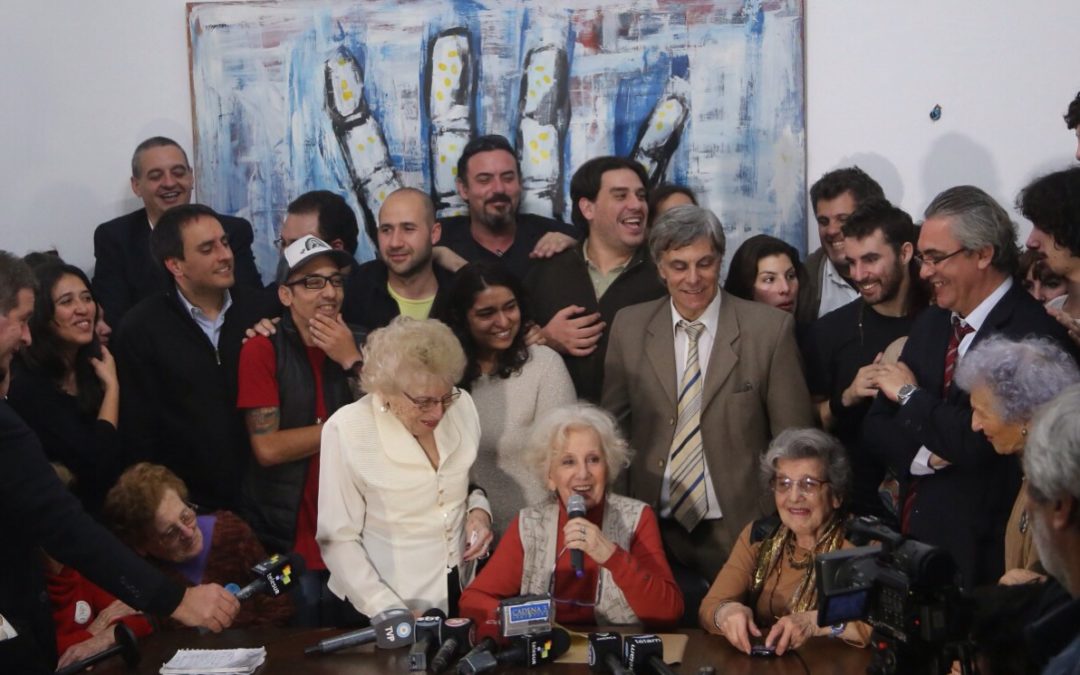 Las Abuelas de Plaza de Mayo recupereraron al nieto 122