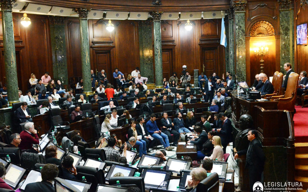 Exigen esclarecer el ataque a la Legislatura porteña