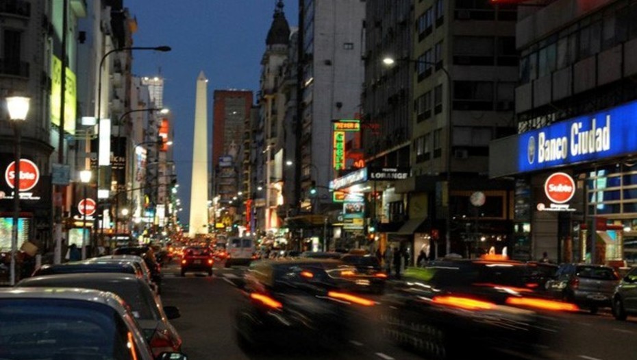 Buscan que Córdoba y Corrientes tengan carriles exclusivos