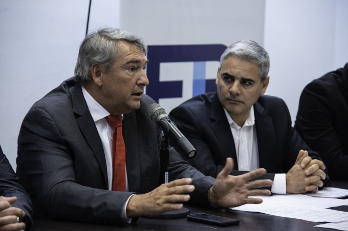 La oposición pide construir cuatro "cárceles integradoras"