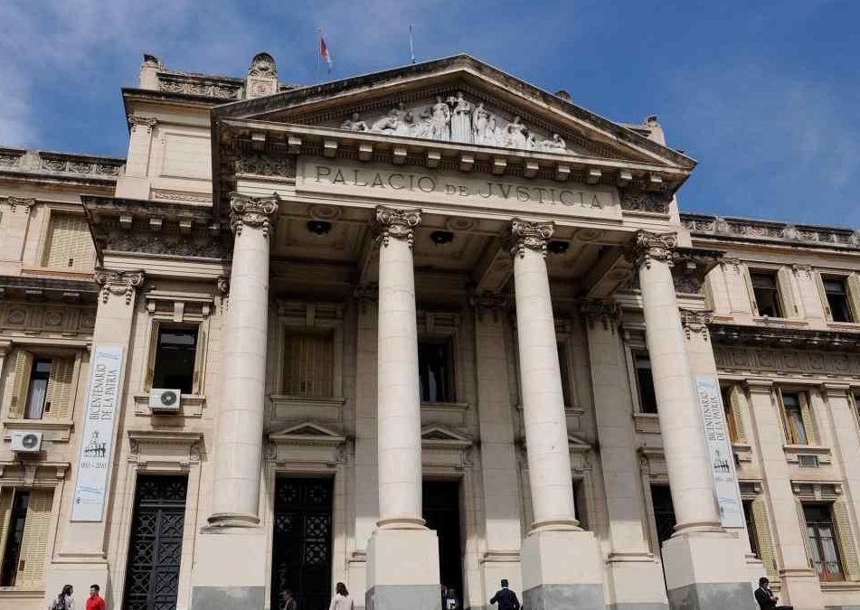 Denuncia colectiva contra el Tribunal Superior de Justicia de Córdoba por violencia de género