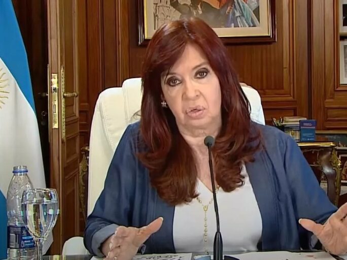 Cristina Kirchner: "La condena real es la inhabilitación perpetua para ejercer cargos públicos"