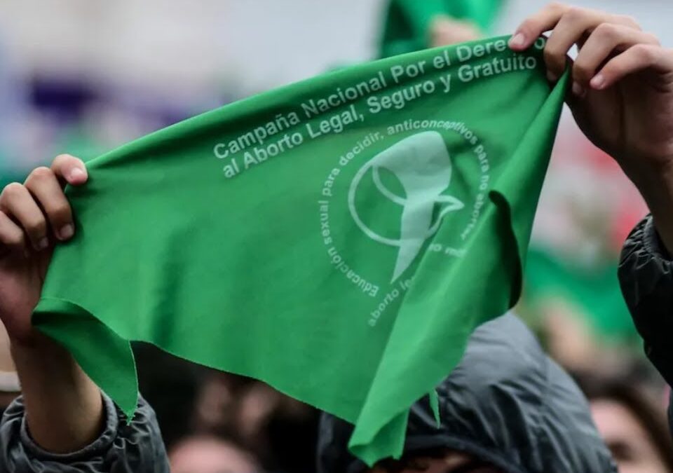 Condenaron a La Plata por omitir información sobre políticas de acceso al aborto