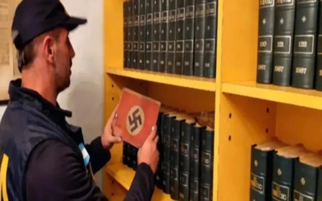 Una fiscalía solicitó el juicio para el hombre acusado por "exhibir propaganda nazi"