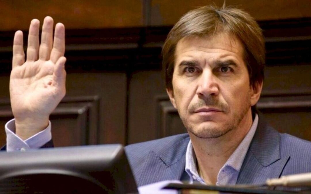 Allanaron la casa de Javier Faroni y sedes de la AFA por presunto lavado de millones