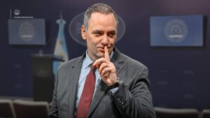 Adorni, el constructor | Un contratista declaró que el jefe de Gabinete pagó US$245.000 en efectivo por refacciones en su casa