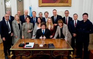 Adorni expuso en el Congreso respaldado por el Gobierno y acorralado judicialmente: "No cometí ningún delito"