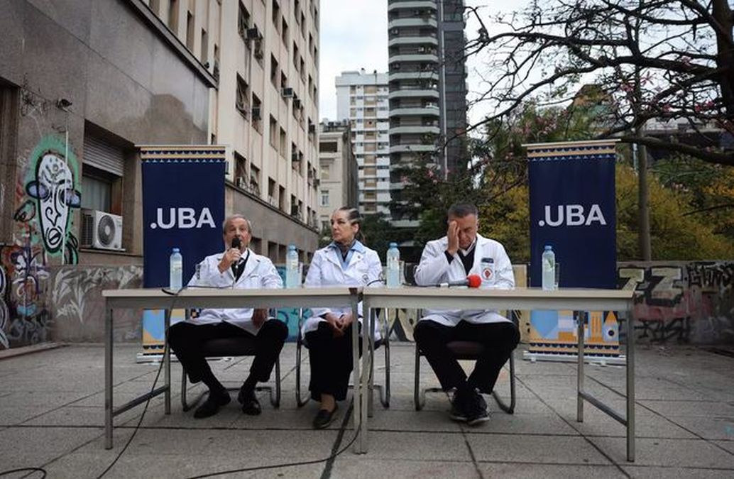 Alarma en los hospitales de la UBA | Denuncian que el gobierno de Javier Milei no envió los fondos para el funcionamiento: "Estamos a 45 días de la parálisis total"