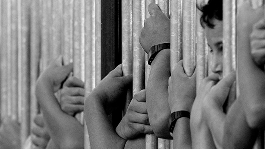 Análisis Crítico de la Ley 27.801: entre la Especialidad Juvenil y el Punitivismo Encubierto
