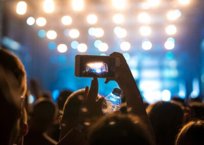Fallo clave |  Condenaron al Movistar Arena y a una productora por el hurto de un celular durante un recital